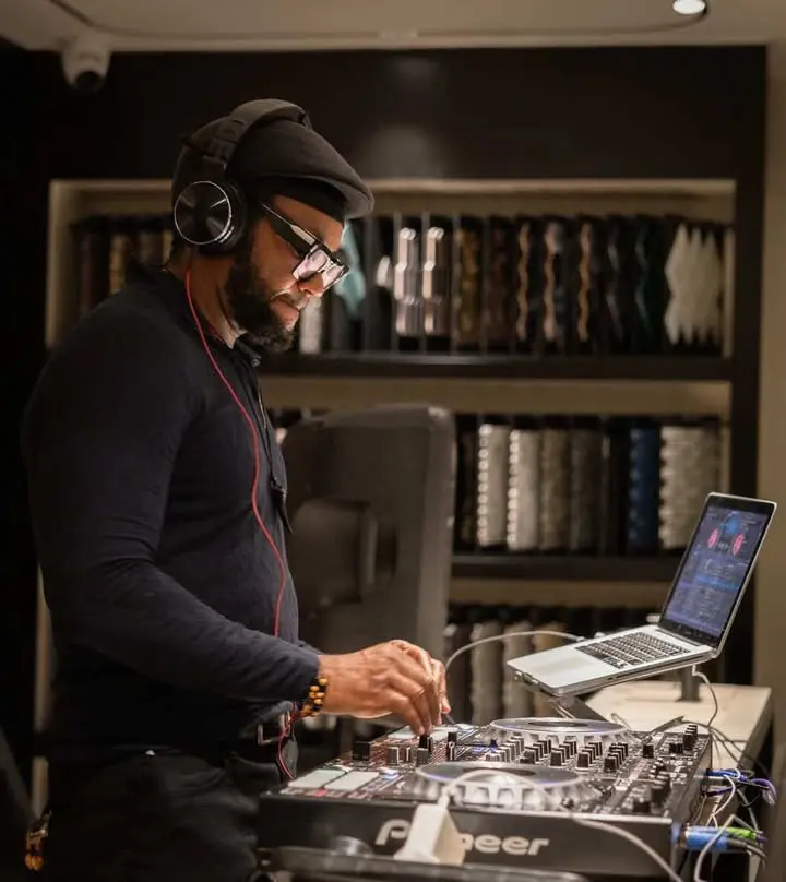 DJ MONIZ